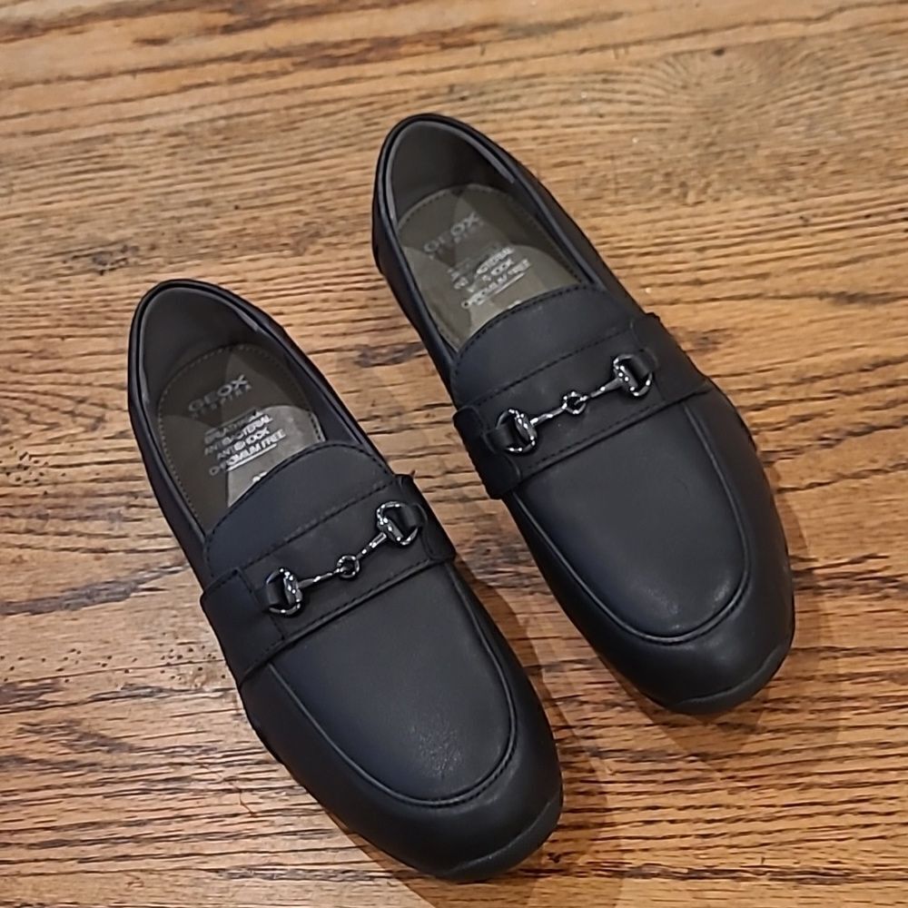 GEOX Rispira sz 5 black Italian patent Leather upper